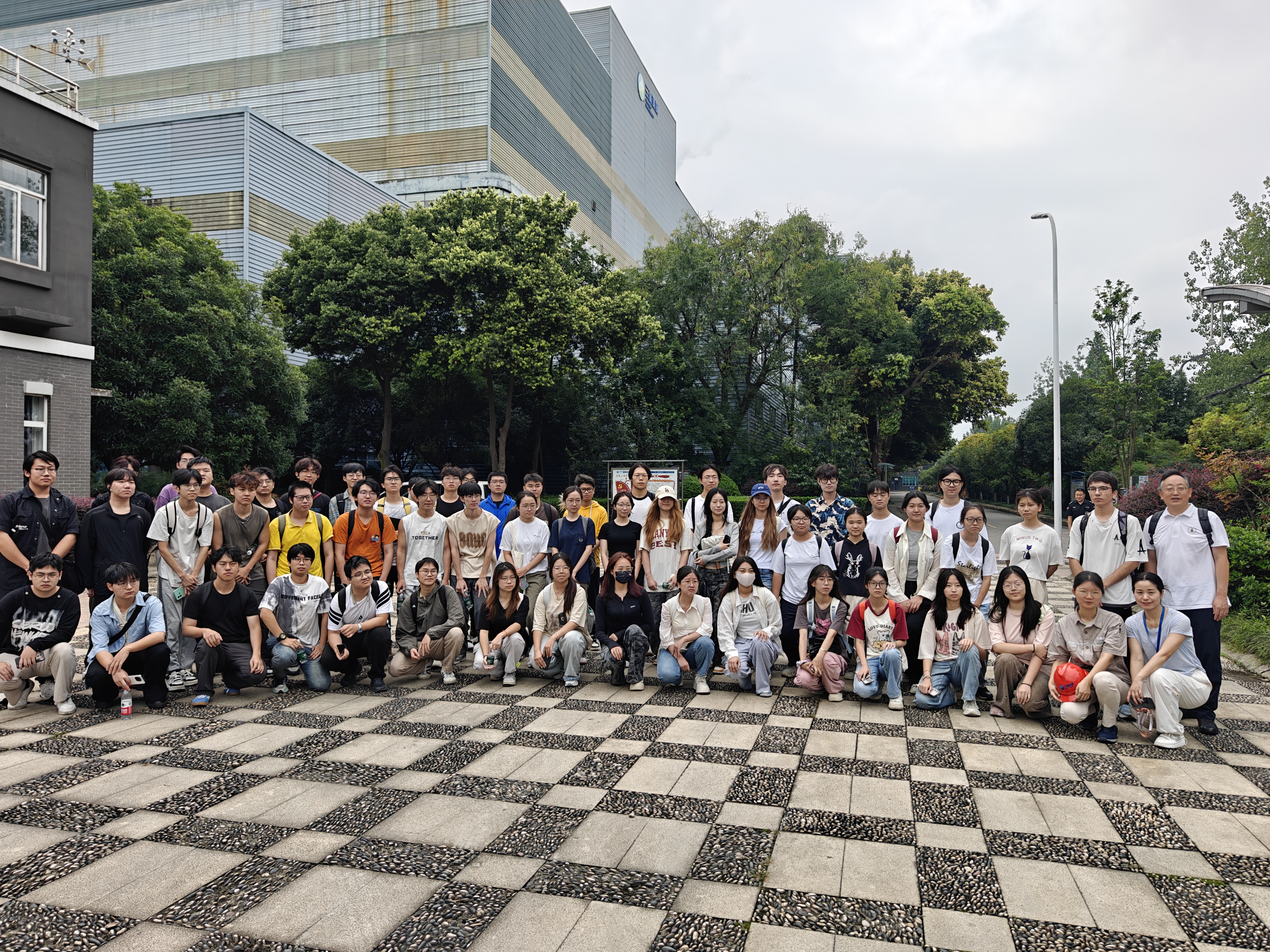 20250708四川大學環(huán)境工程專業(yè)師生到成都三峰開展專業(yè)實踐活動.jpg